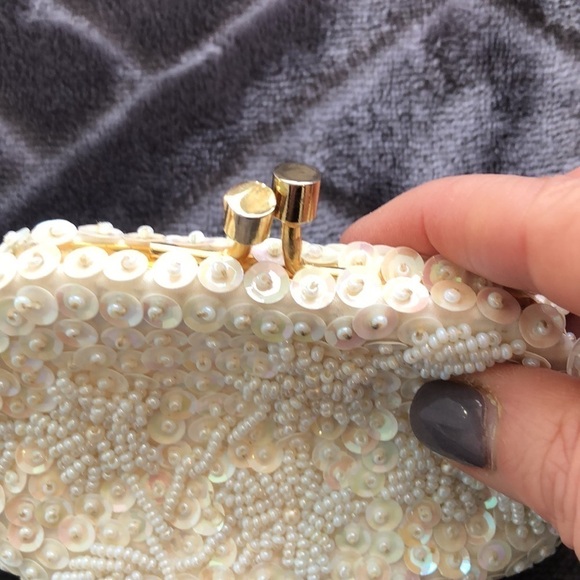 Vintage Handmade Delill Sequined and Beaded Coin Purse - Picture 3 of 8